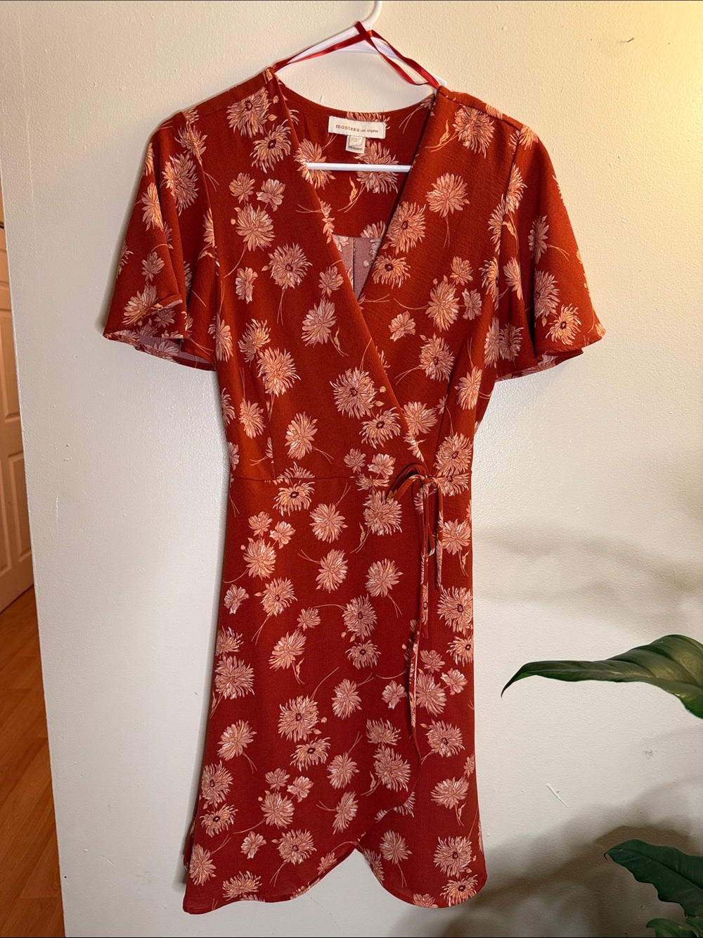 Monteau Los Angeles Rust Floral Faux Wrap Knee Length Dress M